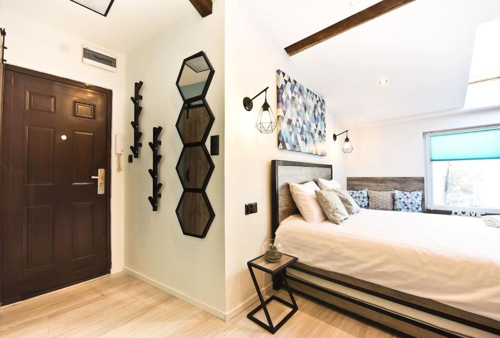 Steel And Wood Apartment