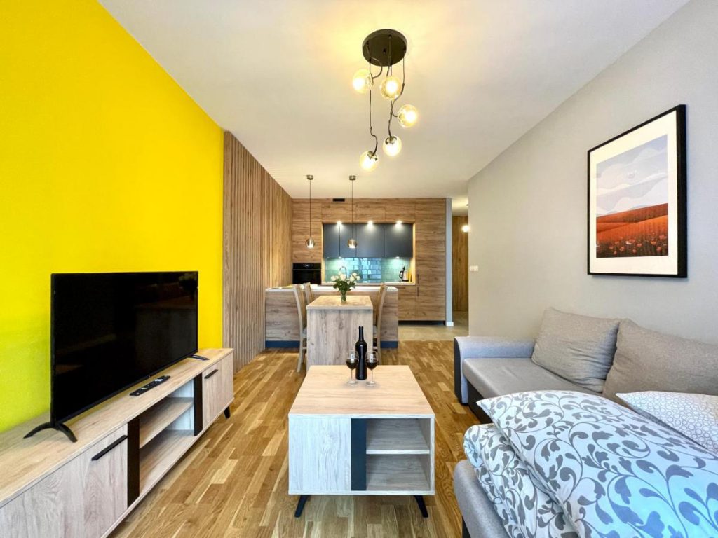 HomeStay 2 Apartment with Parking