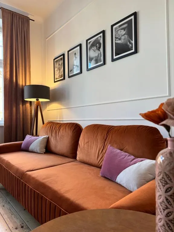 Filmowe Apartamenty z parkingiem – różowy