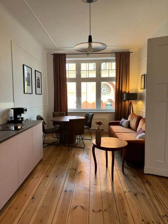 Filmowe Apartamenty z parkingiem – różowy